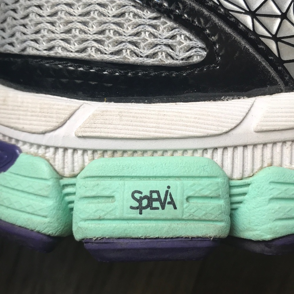 ASICS - Picture 7 of 8